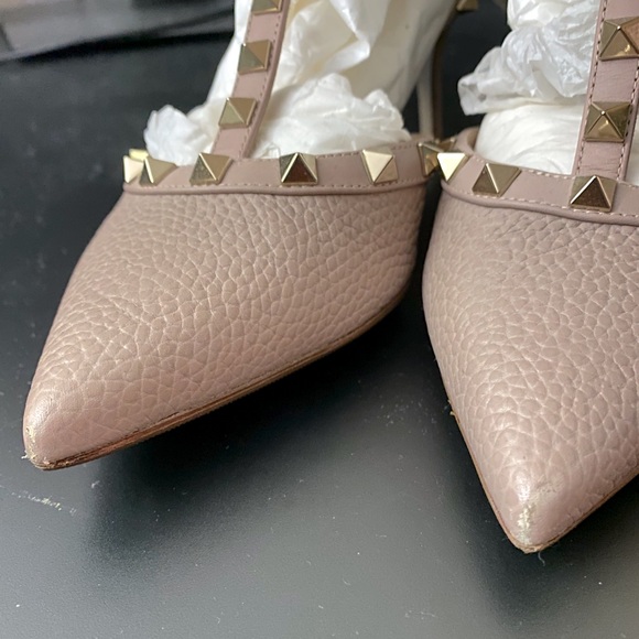 *SOLD* Valentino Garavani Calfskin Rockstud Pumps - Picture 2 of 10